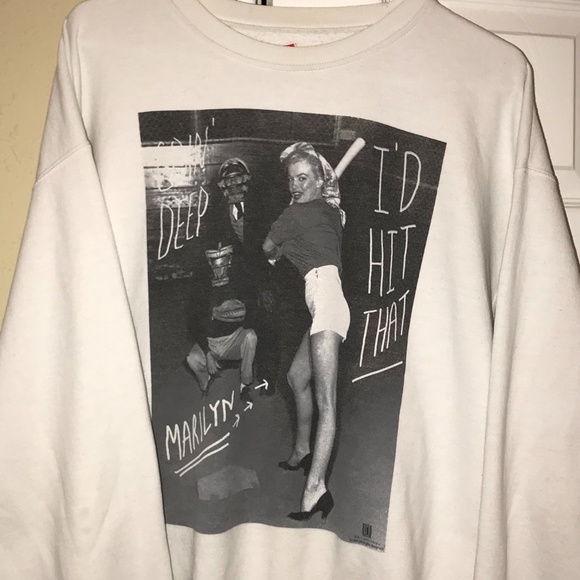 Crewneck - Picture 3 of 3